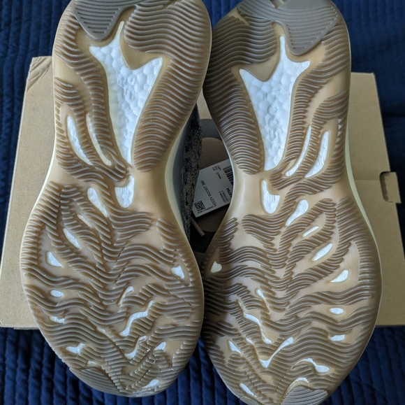 Adidas Yeezy Boost 380 Mist Men 9 FX9764 042024 - Picture 11 of 12